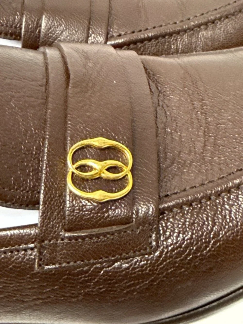 Bally Suisse Men's Brown Pebbled Calf Leather Loafers Gold Logo Size 8 NEW
